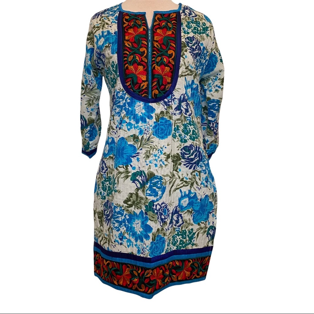 Blue Floral 3/4 Sleeve Tunic Top
